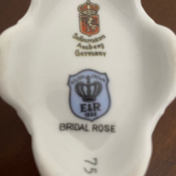 Vintage Schumann Arzberg Bavaria Bridal Rose Vase/Golden Crown E&R 1886 - Picture 4 of 6